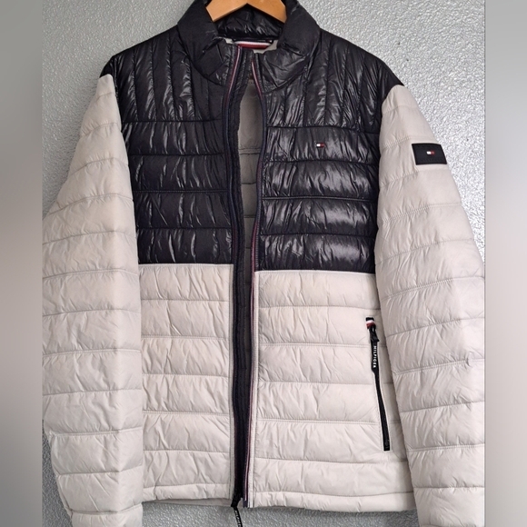 NWT Men's Insulated Two Tone Puffer Jacket by Tommy Hilfiger Size L - Picture 2 of 16